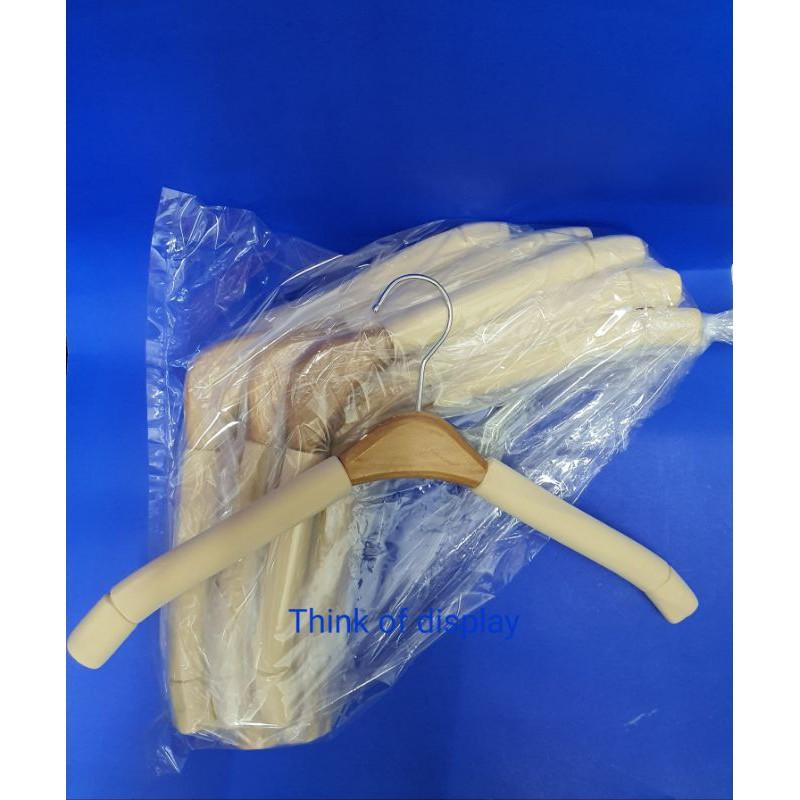 ไม้แขวนเสื้อฟองน้ำหัวไม้ ไม้แขวนเสื้อนวม แพ็คละ 12 อัน - thumbnail 4