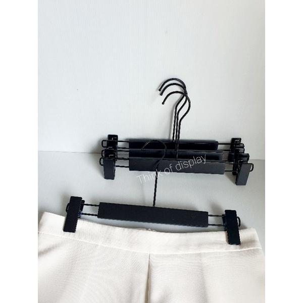 ไม้หนีบกางเกง วัสดุไม้แท้เคลือบสีดำ สำหรับผู้ใหญ่ แพ็คละ 6 อัน/แพ็คละ 12 อันถ - thumbnail 5