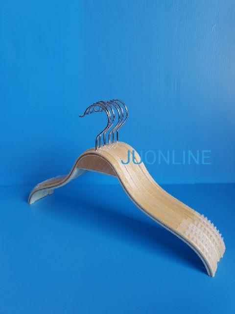 ไม้แขวนเสื้อรุ่นซาร่า ไม้แท้ ไหล่โค้ง  แพ็คละ 12 ชิ้น - thumbnail 2