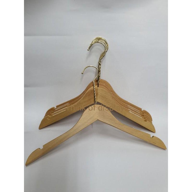 ไม้แขวนไม้แท้ ไม้แขวนเสื้อไม้ตะขอยาว ไม้แขวนบูติค ไม้แขวนไฮโซ แพ็คละ 12ชิ้น และ แพ็คเล็ก 6 ชิ้น