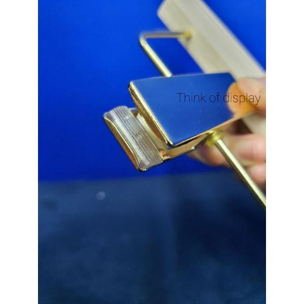 ไม้แขวนกางเกงไม้แท้  ไม้หนีบ สีขาว/ไม้สีธรรมฃาติ ตะขอยาวสีทอง DU08 แพ็ค 6 อัน /แพ็ค 12 อัน - thumbnail 8