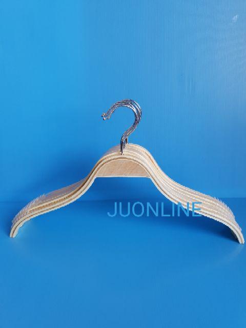 ไม้แขวนเสื้อรุ่นซาร่า ไม้แท้ ไหล่โค้ง  แพ็คละ 12 ชิ้น - thumbnail 4