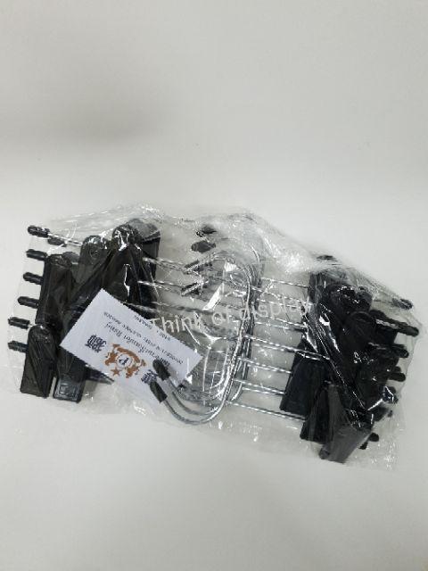 ไม้แขวนกางเกงกระโปรง ไม้แขวนหนีบกางเกง คอซี กิ๊บเหล็ก/กิ๊บพลาสติก แพ็คละ 12 ชิ้น - thumbnail 6