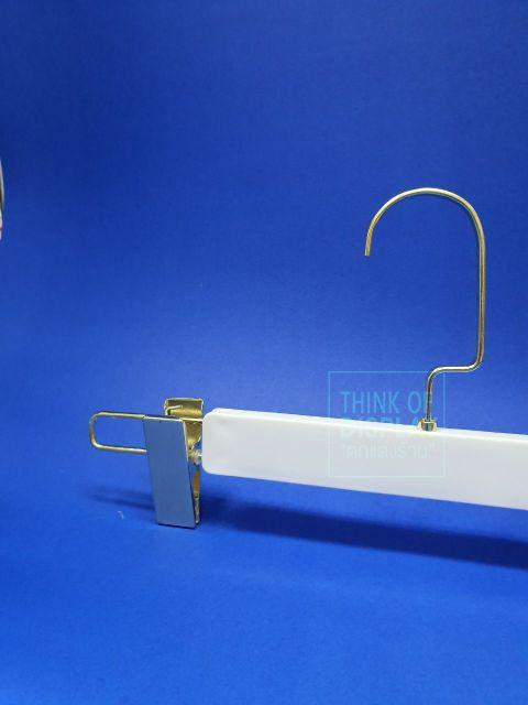 ไม้หนีบกางเกง ไม้หนีบกระโปรง ไม้แขวนพลาสติกมีหนีบตะขอสีทอง No.228 แพ็คละ 12 อัน - thumbnail 2