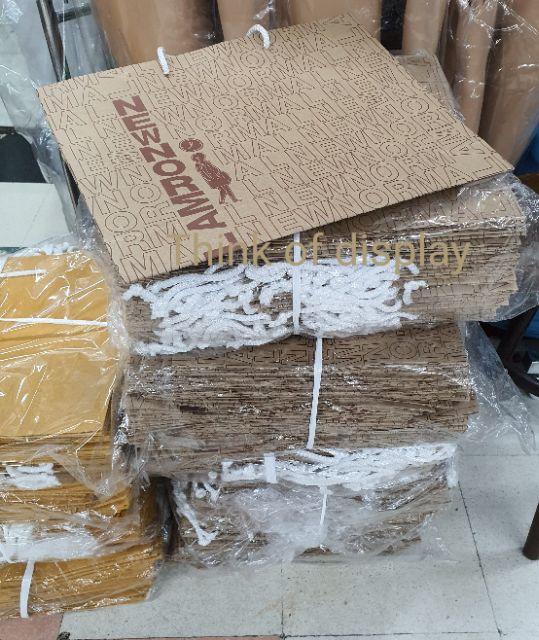 ถุงกระดาษพิมพ์ลาย ถุงกระดาษแฟชั่น ลายnew normal แพ็คละ 50 ใบ - thumbnail 4