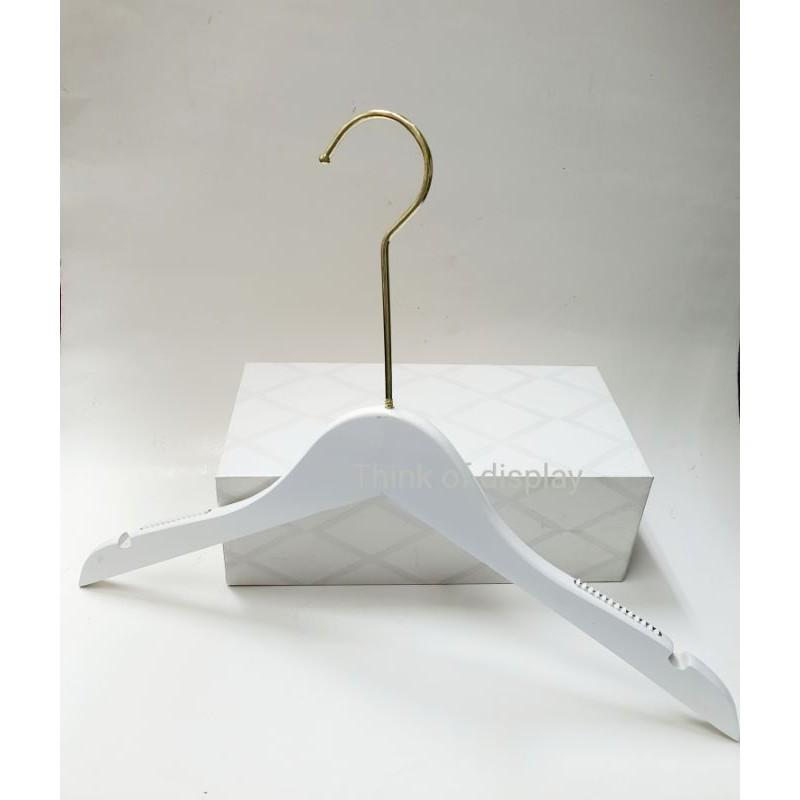 ไม้แขวนเสื้อไม้แท้สีขาว ตะขอยาวสีทองไม้แขวนเสื้อไม้ รุ่น WH003W แพ็คละ 6 อัน / แพ็คละ 12 อัน - thumbnail 2