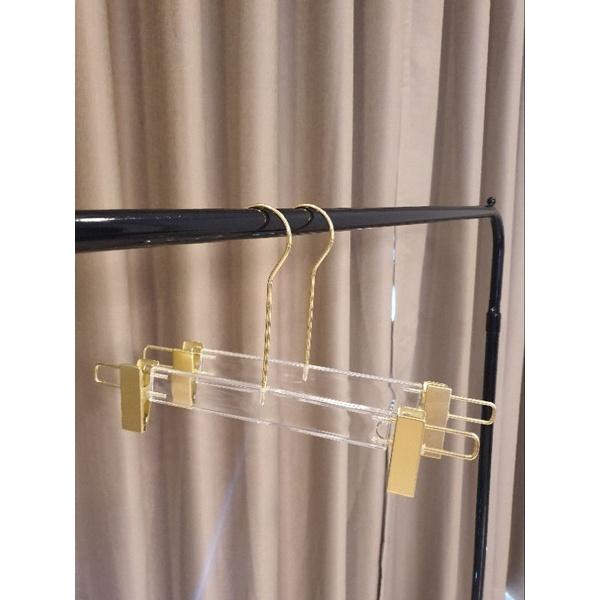 ไม้แขวนเสื้อพลาสติกใส PP04  แพ็คละ 6 อัน/แพ็คละ 12 อัน - thumbnail 2