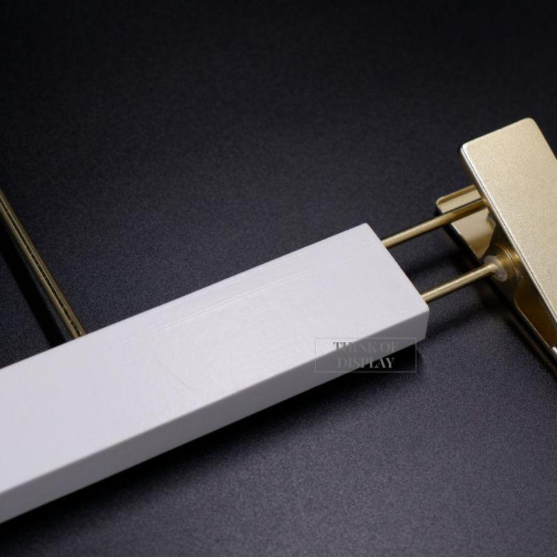 ไม้แขวนเสื้อ ไม้หนีบกางเกงเด็ก รุ่นไม้สีขาว  แพ็คละ 6 อัน/12 อัน - thumbnail 9