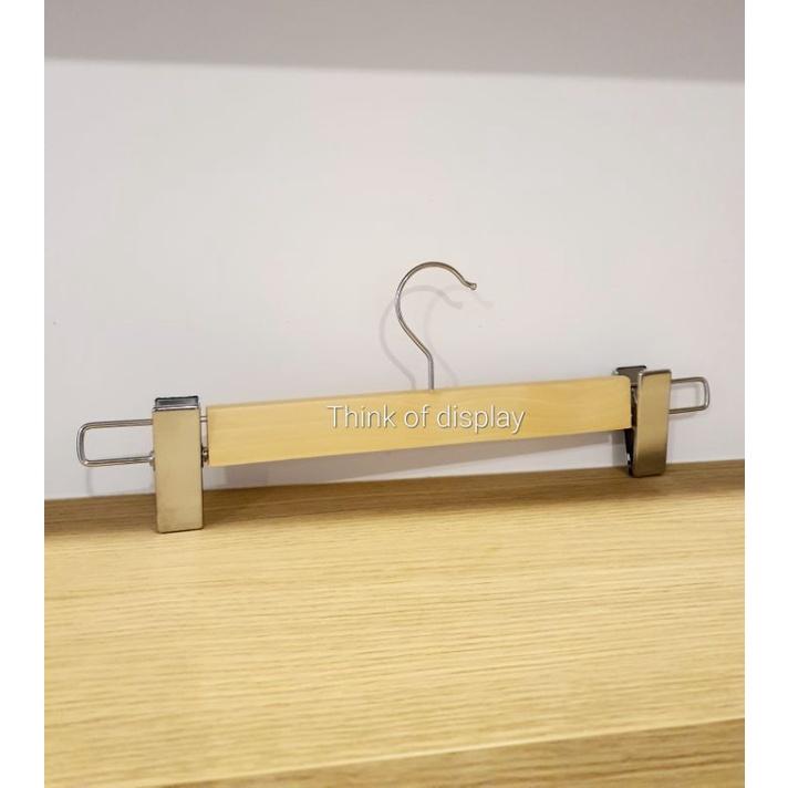 ไม้หนีบกางเกง ไม้แขวนกางเกง ไม้แท้  DUO3 -J สำหรับผู้ใหญ่ แพ็ค 6 อัน และ แพ็ค 12 อัน - thumbnail 3