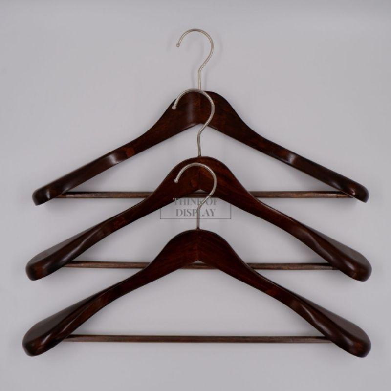 ไม้แขวนเสื้อสูทไม้แท้บ่าใหญ่ ไม้หนา แพ็คละ 3 อัน - thumbnail 3